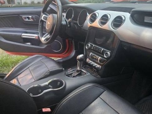 Used 2016 Ford Mustang Premium RWD image 11