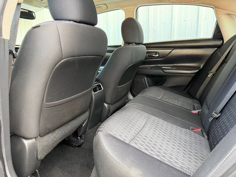 Used 2016 Nissan Altima 2.5 SV w/ Convenience Package FWD image 18