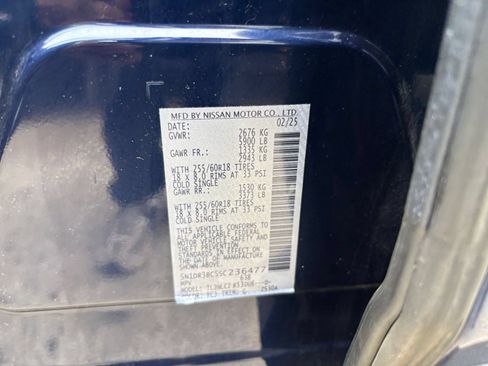 Used 2025 Nissan Pathfinder SV AWD/4WD image 32