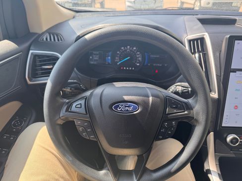Used 2024 Ford Edge SE image 19