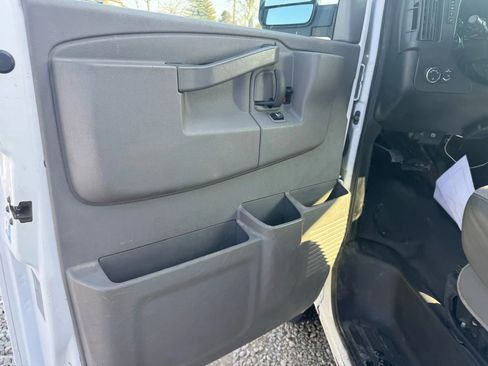 Used 2019 Chevrolet Express 2500 w/ Driver Convenience Package RWD image 8