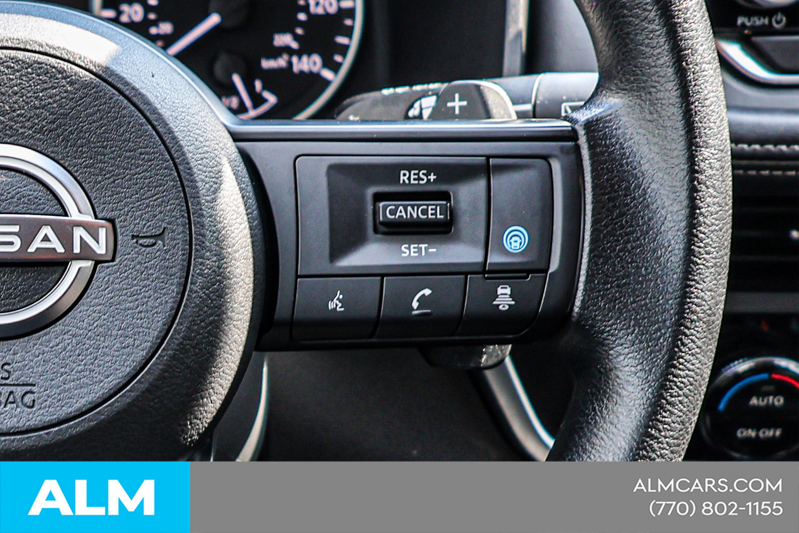 Used 2024 Nissan Rogue SV FWD image 27