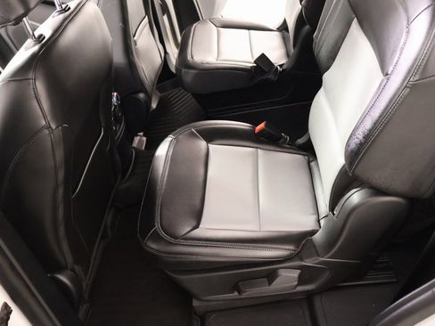 Used 2024 Ford Explorer XLT w/ Equipment Group 202A image 12