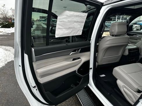 New 2025 Jeep Wagoneer L Series III w/ Quick Order Package 25C Super image 28