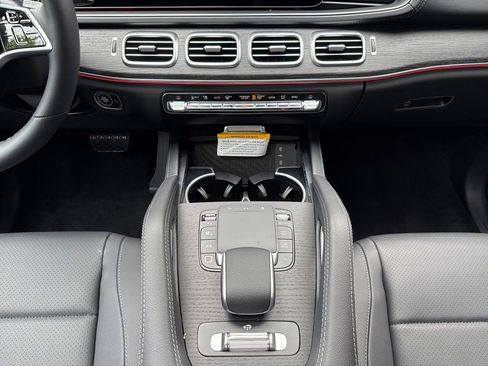 Certified 2025 Mercedes-Benz GLS 450 4MATIC image 17