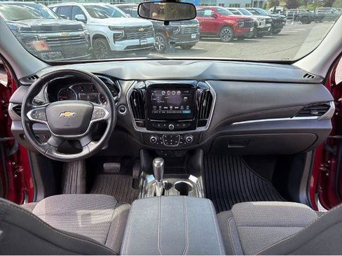 Used 2019 Chevrolet Traverse LT w/ LPO, Black Accent Package AWD/4WD image 16