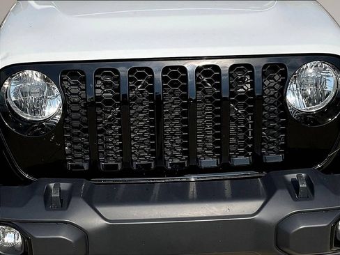 Used 2021 Jeep Gladiator Sport AWD/4WD image 34