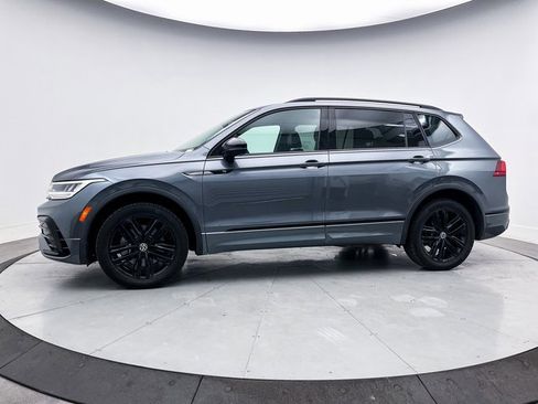 Used 2022 Volkswagen Tiguan SE R-Line image 12