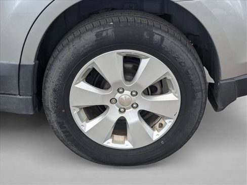 Used 2010 Subaru Outback 2.5i Limited image 7