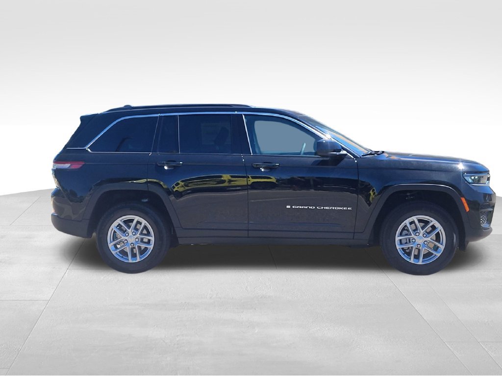 New 2026 Jeep Grand Cherokee Laredo X AWD/4WD image 4