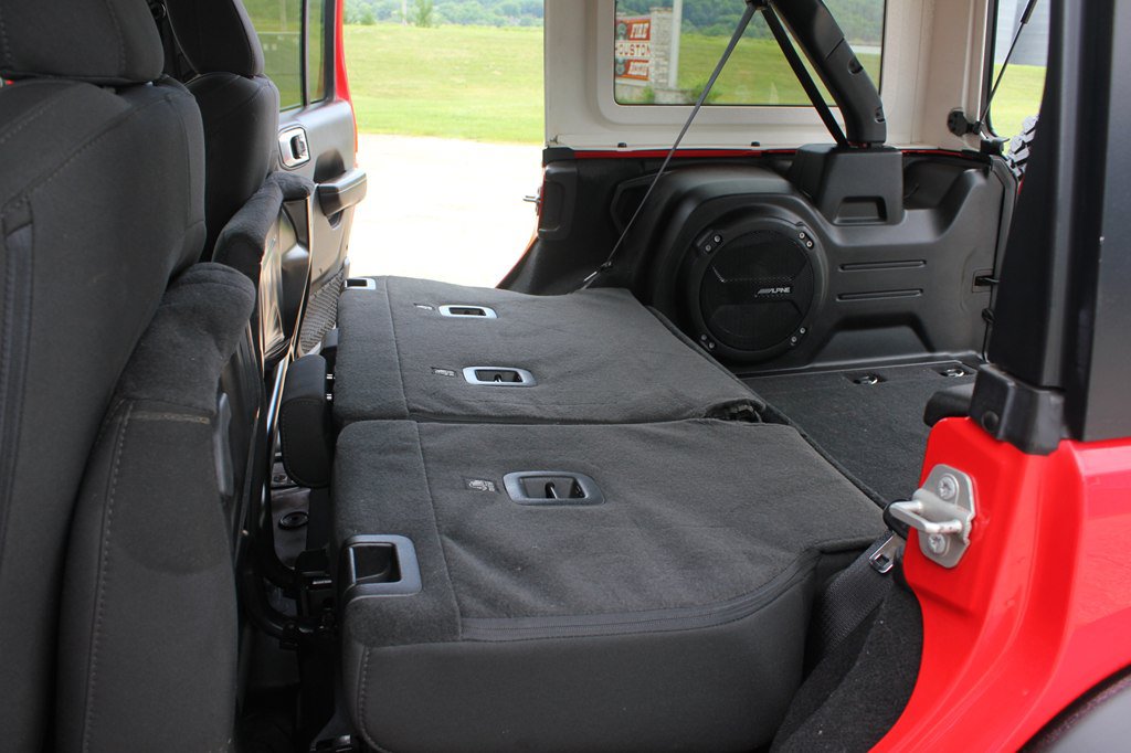 Used 2023 Jeep Wrangler Unlimited w/ Cold Weather Group AWD/4WD image 36