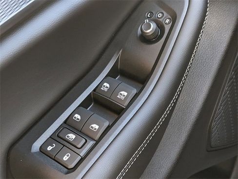 New 2025 Jeep Grand Cherokee Altitude image 17