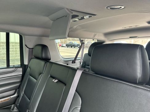 Used 2016 Chevrolet Suburban LT w/ Luxury Package image 28
