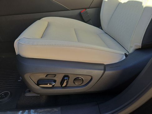 New 2026 Lexus RX 450h AWD image 17