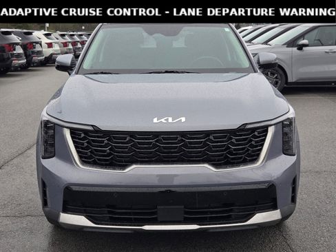 Certified 2025 Kia Sorento S w/ Panoramic Sunroof Package image 2
