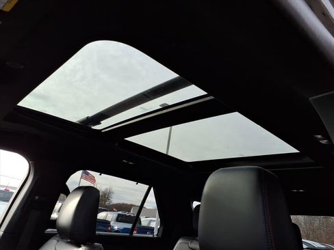 Used 2023 Ford Explorer ST w/ Equipment Group 401A image 13