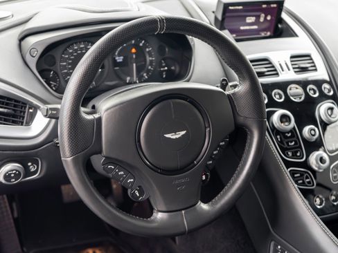 Used 2016 Aston Martin Vanquish Volante image 11