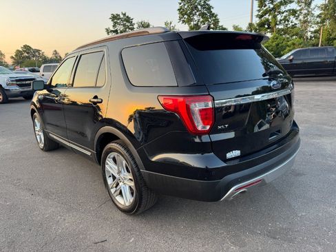 Used 2017 Ford Explorer XLT AWD/4WD image 3