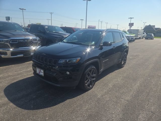 Used 2025 Jeep Compass Limited w/ Sun & Sound Group AWD/4WD image 1