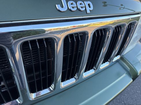 Used 2008 Jeep Commander Sport image 15