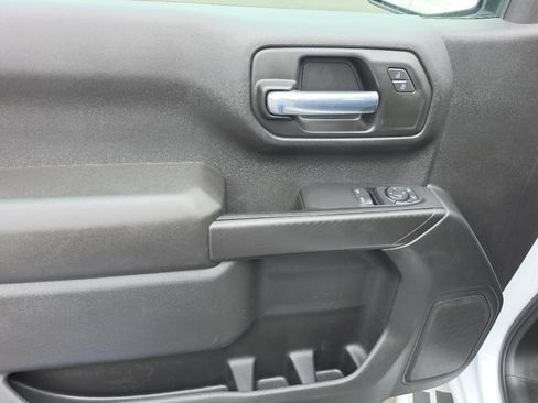 Certified 2025 Chevrolet Silverado 1500 W/T RWD image 11
