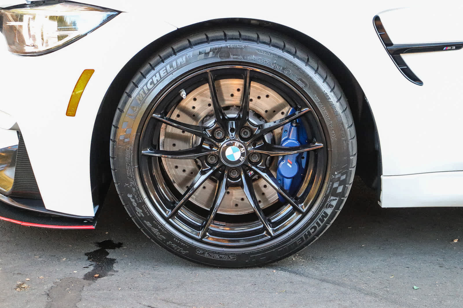 Used 2018 BMW M3 RWD image 11