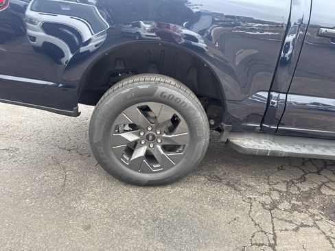 Used 2024 Ford F150 Lightning Lariat image 29