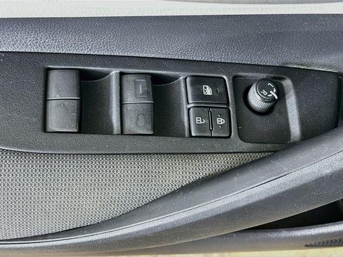 Used 2021 Toyota Corolla LE w/ LE Convenience Package FWD image 15