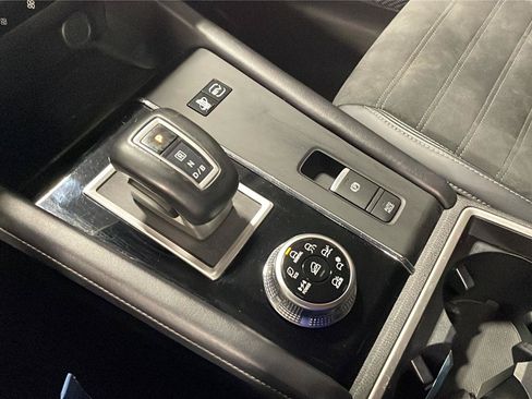 Used 2024 Mitsubishi Outlander SE AWD/4WD image 19