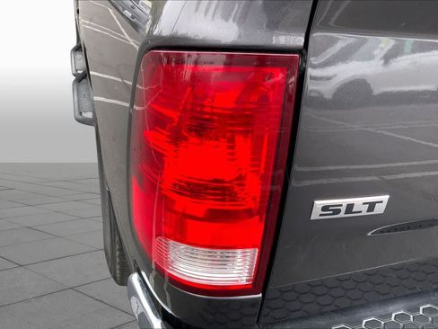 Used 2022 RAM 1500 Classic SLT RWD image 55