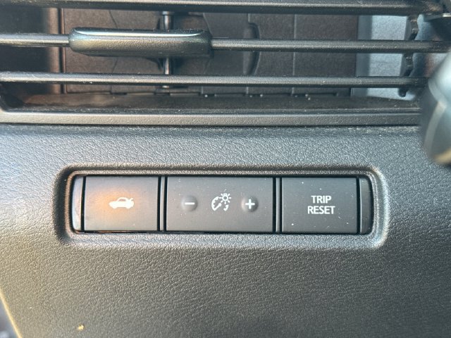 Used 2024 Nissan Altima 2.5 SR FWD image 28