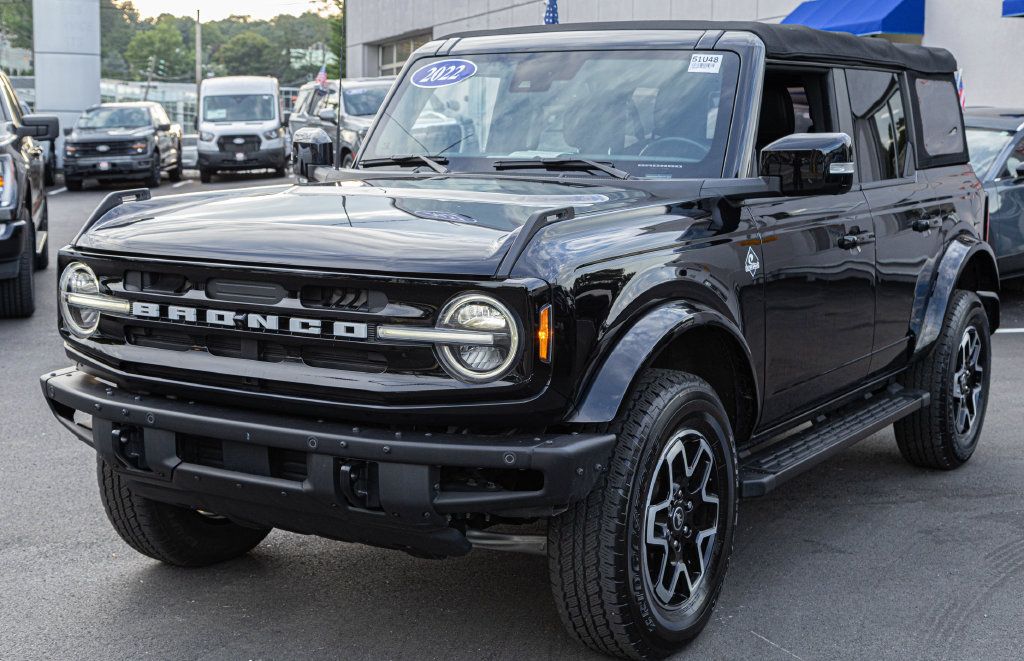 Used 2022 Ford Bronco Outer Banks AWD/4WD image 2