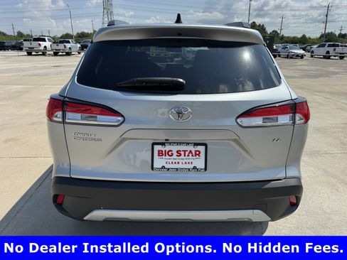 Used 2025 Toyota Corolla Cross LE FWD image 7