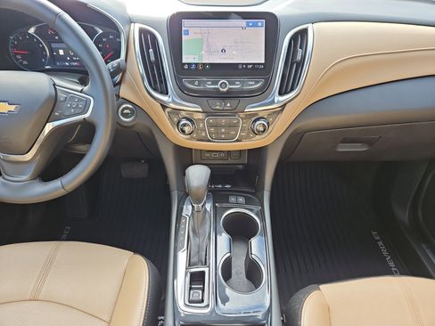 Used 2023 Chevrolet Equinox Premier image 11