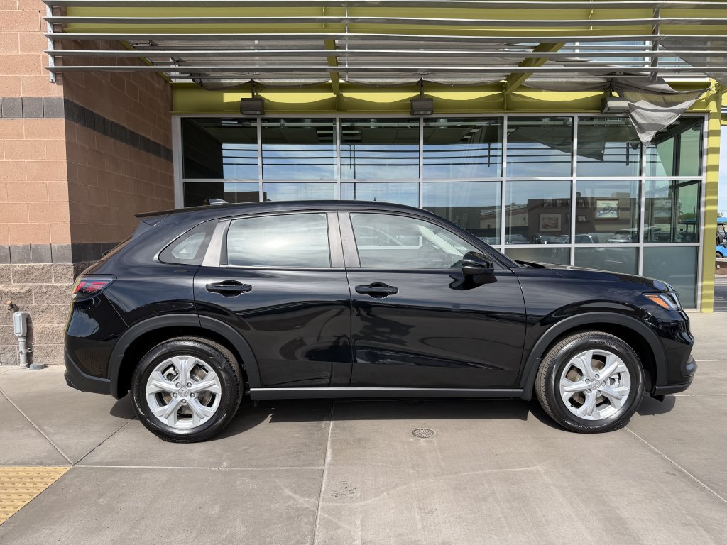 Used 2024 Honda HR-V LX image 9