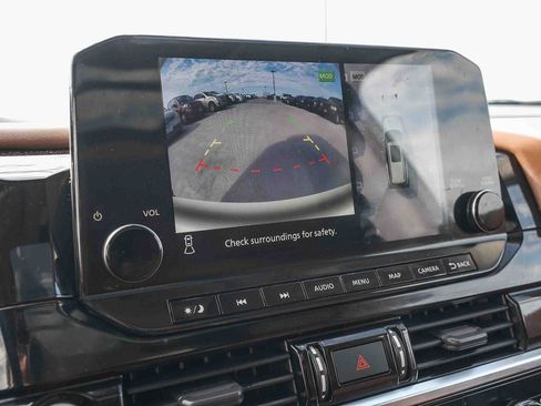 Used 2022 Nissan Pathfinder Platinum w/ Lighting Package (N92) FWD image 27
