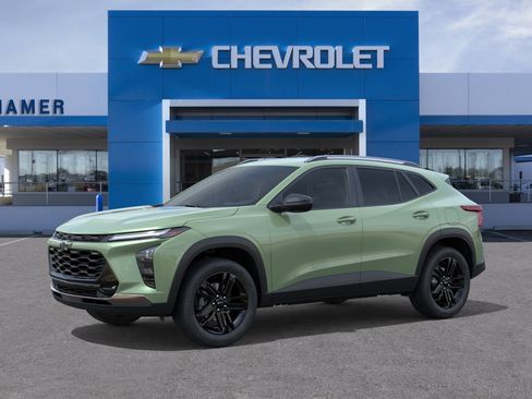 New 2026 Chevrolet Trax ACTIV w/ Driver Confidence Package FWD image 2