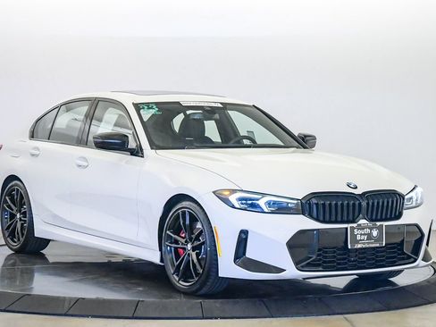 Certified 2023 BMW 330i Sedan w/ M Sport Package RWD image 6