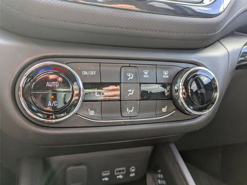 Used 2023 Chevrolet TrailBlazer LT w/ Convenience Package image 27