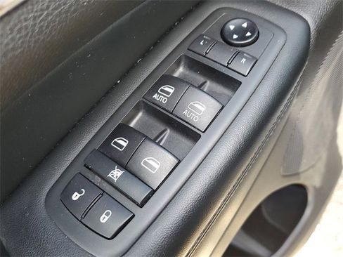 Used 2020 Jeep Grand Cherokee Limited image 20