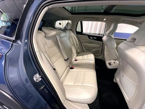 Used 2020 Volvo V60 T5 Cross Country w/ Protection Package AWD/4WD image 16
