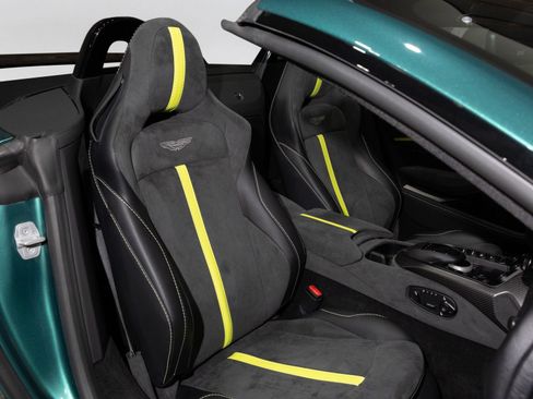 Used 2023 Aston Martin V8 Vantage Roadster RWD image 5
