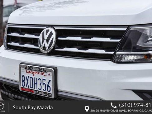 Used 2021 Volkswagen Tiguan SE w/ Panoramic Sunroof Package FWD image 5