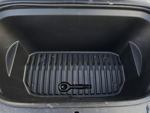 Used 2023 Tesla Model Y Long Range image 22