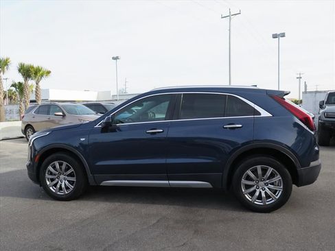 Used 2020 Cadillac XT4 Premium Luxury w/ Cold Weather Package image 6