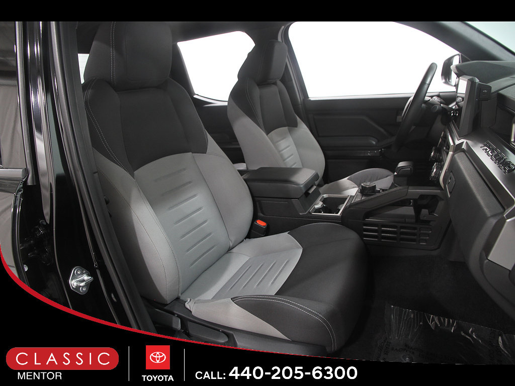 Certified 2025 Toyota Tacoma TRD Off-Road AWD/4WD image 17
