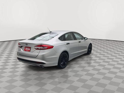 Used 2018 Ford Fusion SE FWD image 31