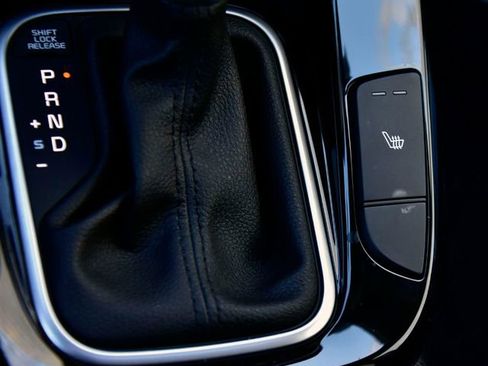 Certified 2025 Kia Soul EX image 25