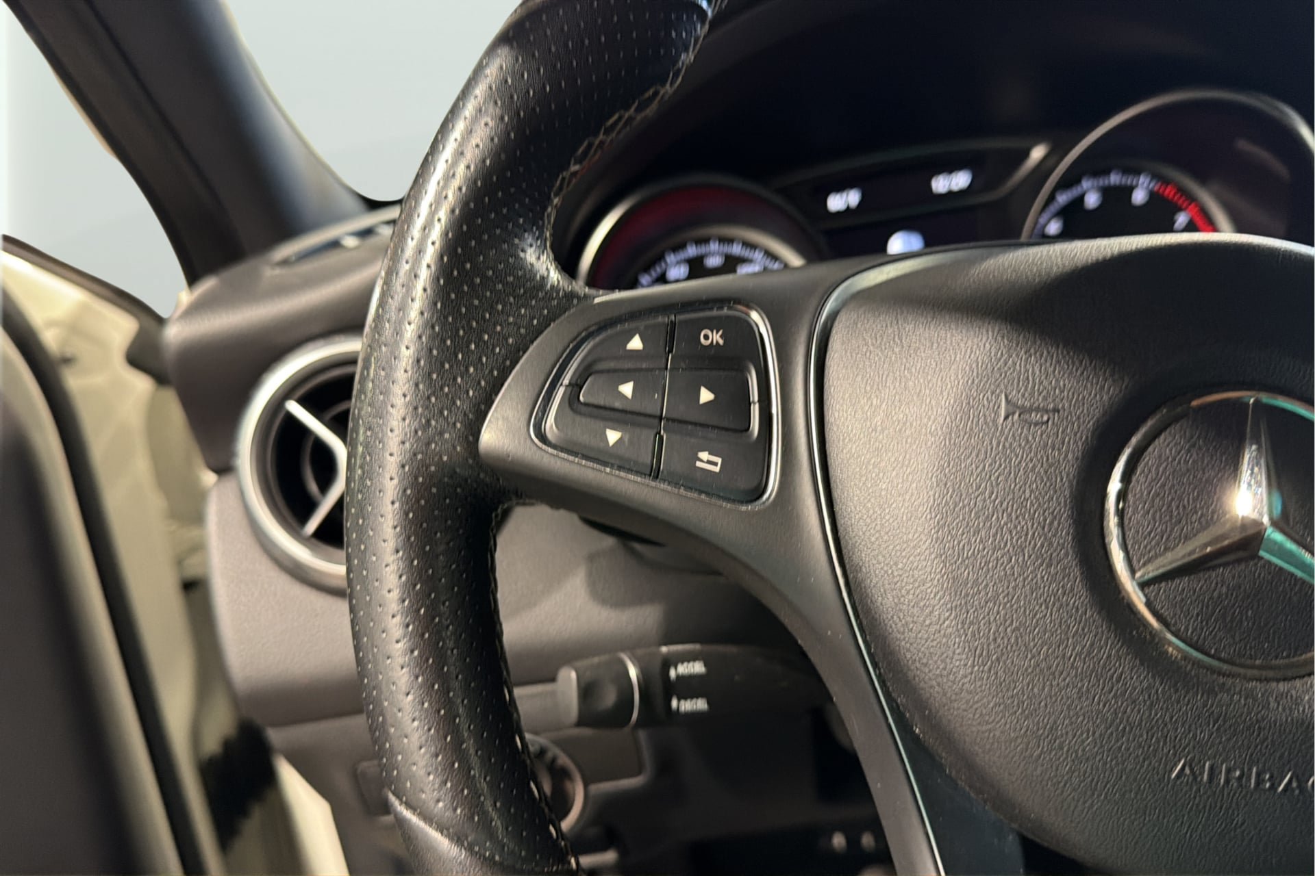 Used 2018 Mercedes-Benz GLA 250 image 27