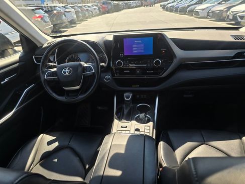 Used 2023 Toyota Highlander XLE image 15